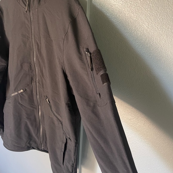 Mens Under Armour Jacket - Picture 2 of 4